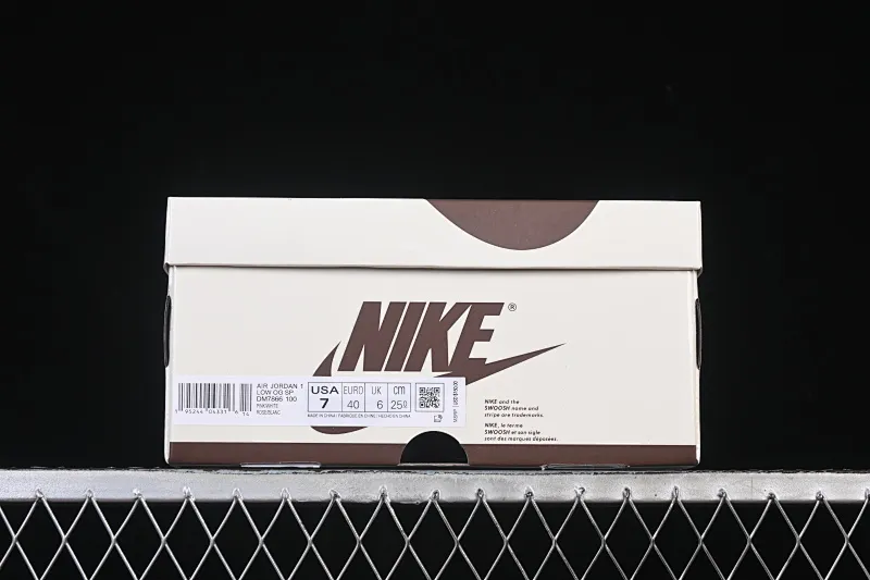 All categories Air Jordan Jordan series basketball shoes Air Jordan 1 Low Travis Scott x Air Jordan 1 Low OG AJ1 Joe 1 undercut low DM7866-100